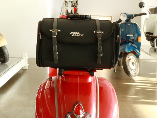 Borsa/valigia MOTO NOSTRA "Classic" NERA grande per portapacchi  misure 480x300x270 mm, ca. 35 l per Vespa/Lambretta